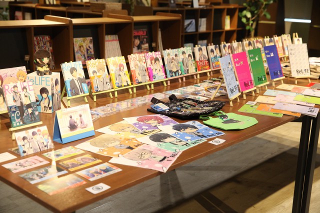 코미코 대표 웹툰 <리라이프(ReLIFE)>, 4년 6개월의 연재 마치고 완결 인기 웹툰 <리라이프> 팬미팅 현장… 일본에서 불고 있는 ‘웹툰 열풍’ 반영