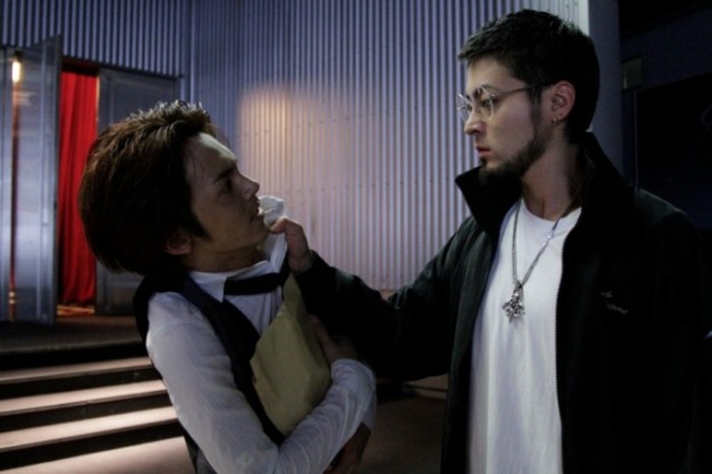 빚은 어떻게든 받아낸다. '살아만 있다면'. 