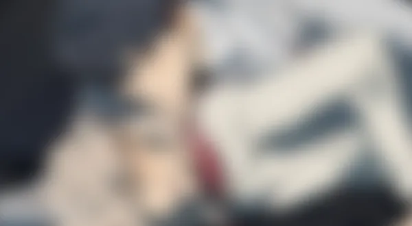 기우는 달